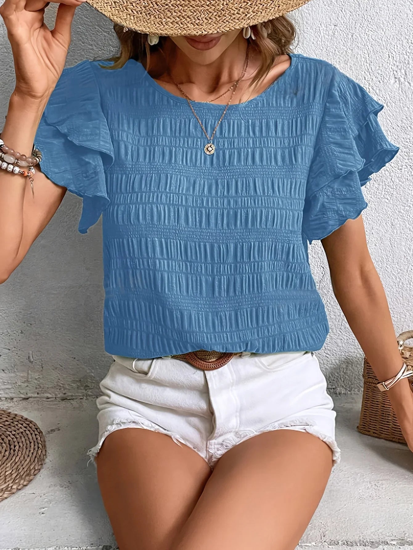 Blouse femme plissée avec manches à volants, chic et féminine. 5