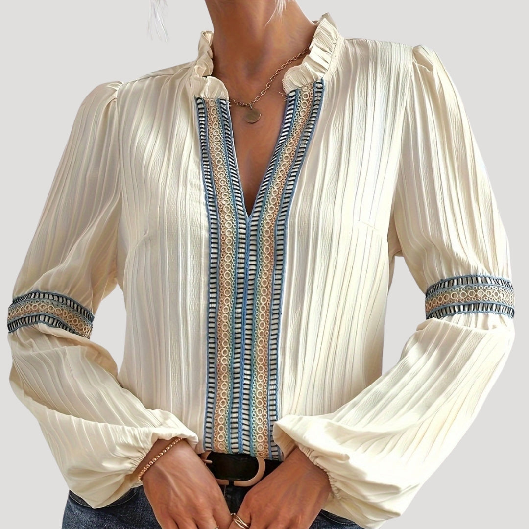 Chemisier femme chic, coupe ajustée, détails brodés élégants. - 2
