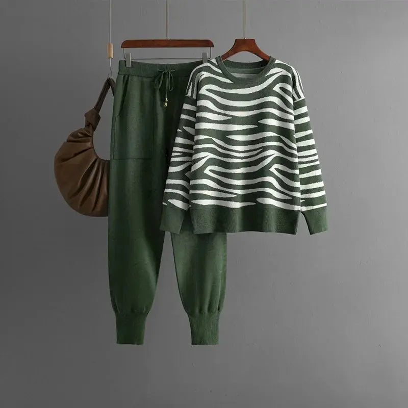 Ensemble détente femme, imprimé zèbre élégant, coupe confortable. - 4
