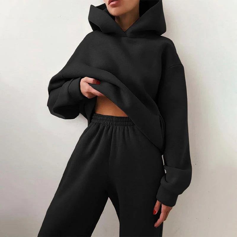 Ensemble de jogging femme, coupe élégante, style décontracté. - 5