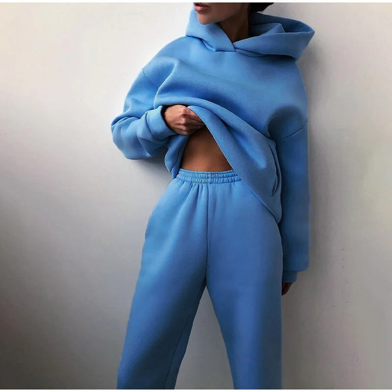 Ensemble de jogging femme, coupe élégante, style décontracté. - 6
