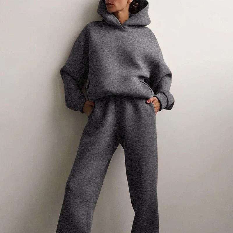 Ensemble de jogging femme, coupe élégante, style décontracté. - 7