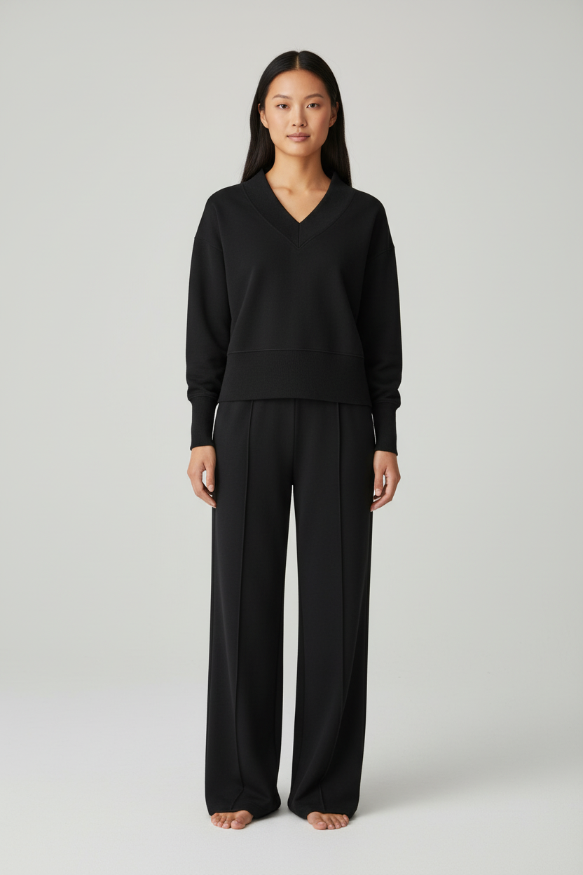 Ensemble femme élégant avec col en V et silhouette ajustée. - 2
