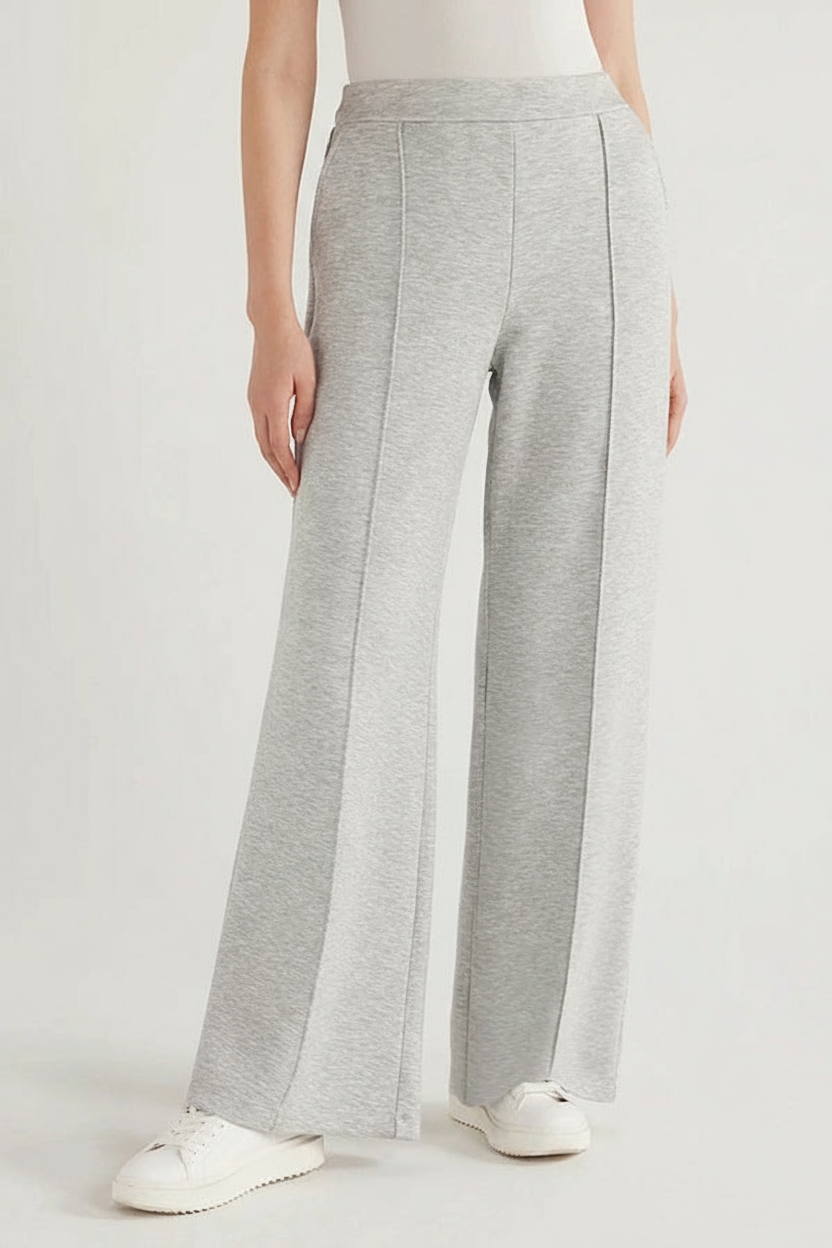 Ensemble femme élégant avec col en V et silhouette ajustée. - 7