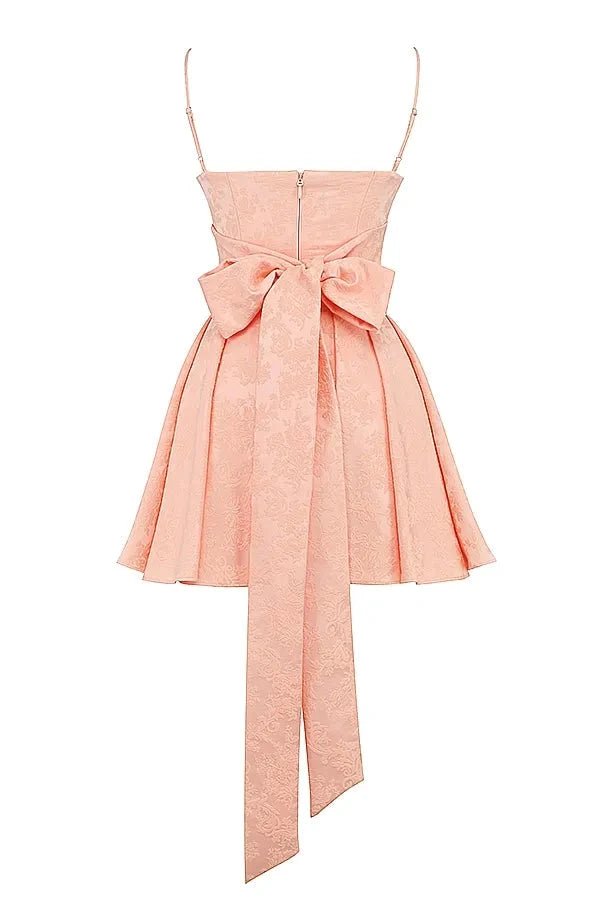 Mini-robe plissée avec corsage structuré et jupe volumineuse. - 9
