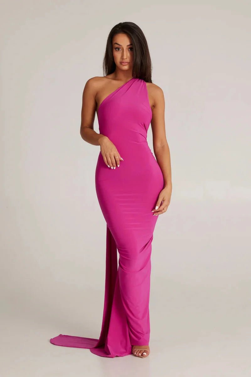 Robe asymétrique au dos nu élégante. 12