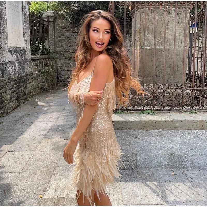 Robe de cocktail près du corps, élégante pour soirées chics. - 6