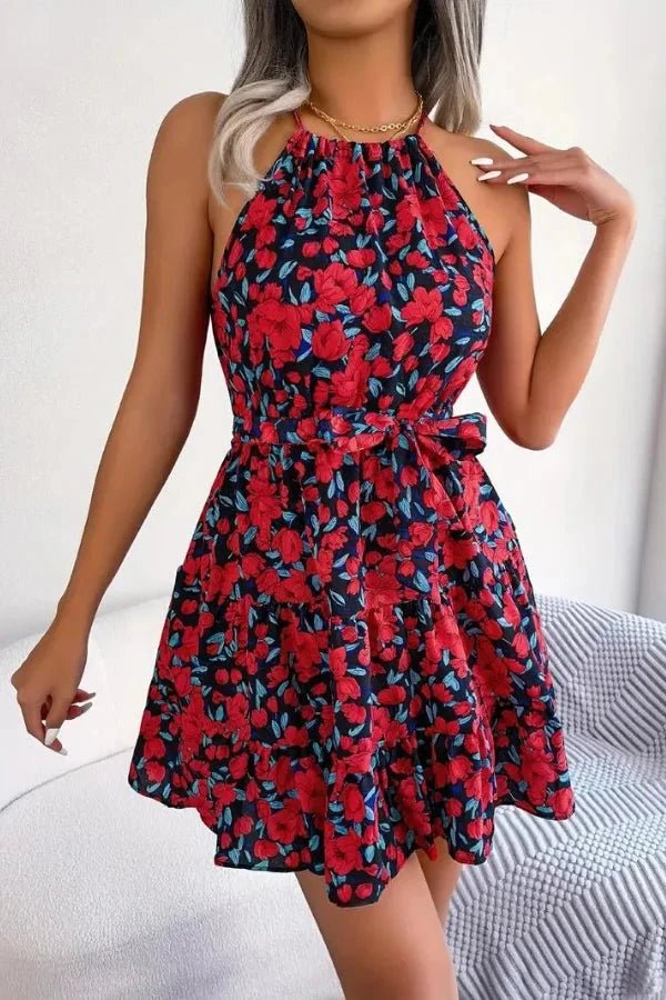 Robe élégante à dos nu avec volants, silhouette fluide. 3