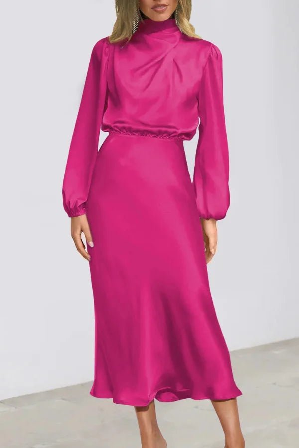 Robe élégante à demi-col roulé avec détails pliés. 10