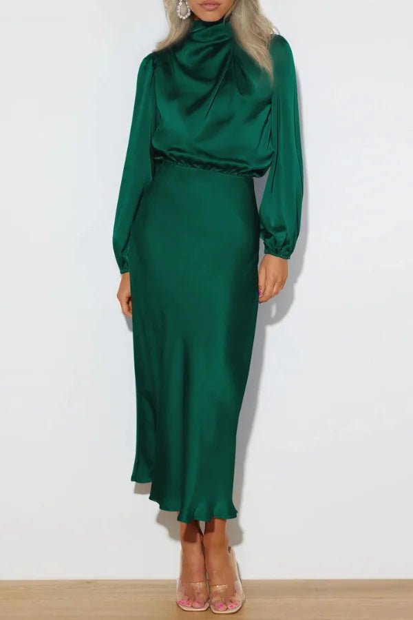 Robe élégante à demi-col roulé avec détails pliés. 6