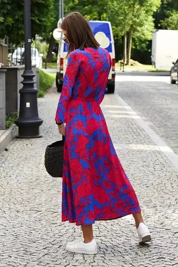 Robe élégante à silhouette flatteuse et design intemporel. 2