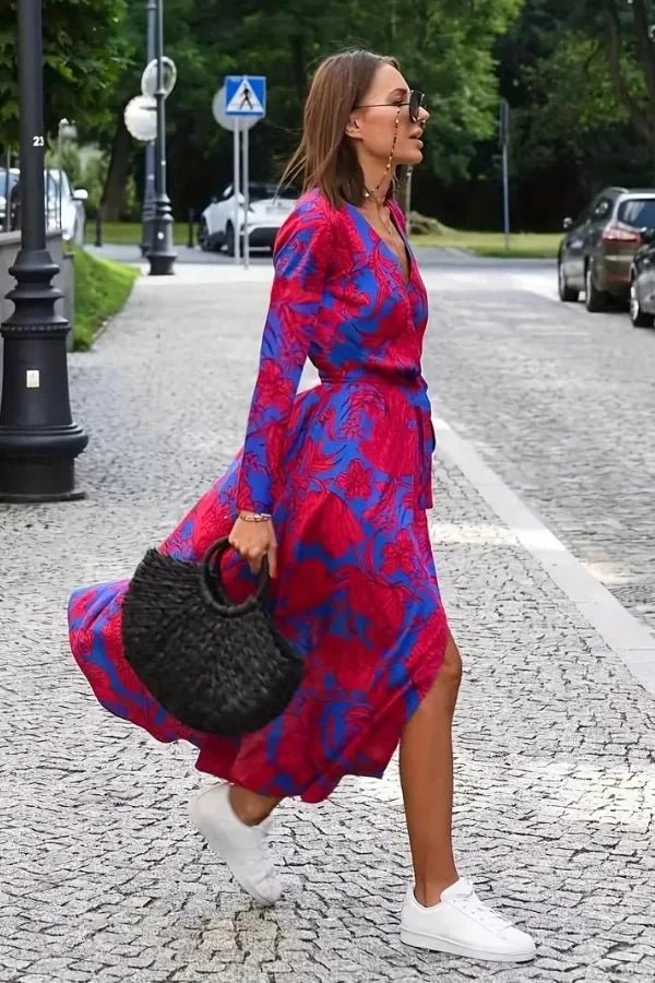 Robe élégante à silhouette flatteuse et design intemporel. 3