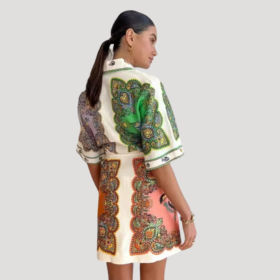 Robe femme évasée avec un imprimé élégant. - 3