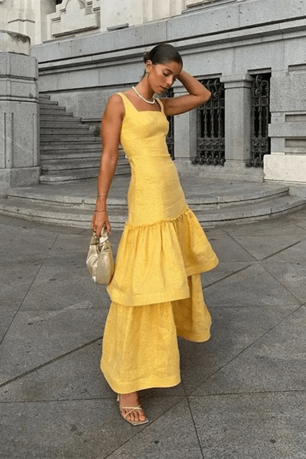 Robe évasée avec volants, élégante et confortable. - 5
