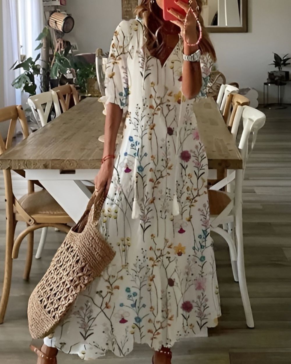 Robe longue fluide au style bohème chic. 6