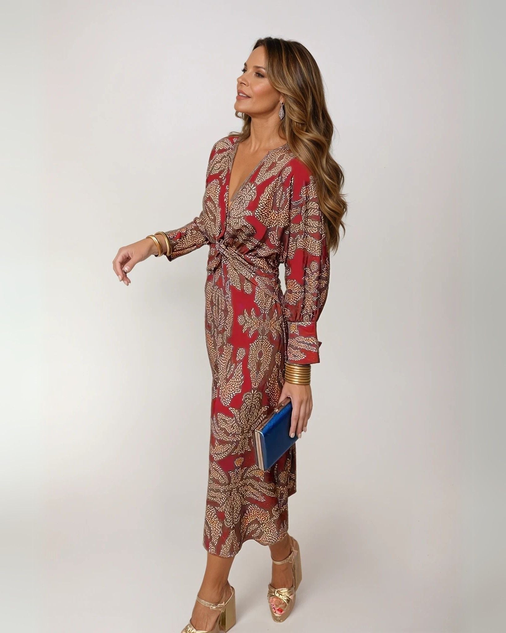 Robe mi-longue, silhouette fluide et élégante. - 5