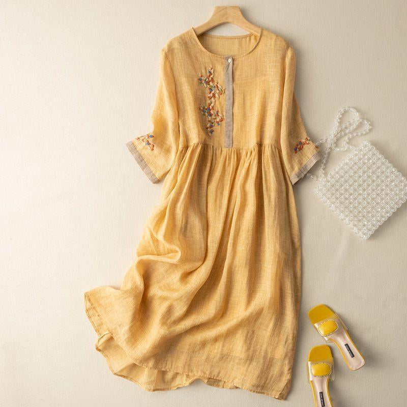 Robe mi-longue décontractée avec taille froncée et manches mi-longues. 2
