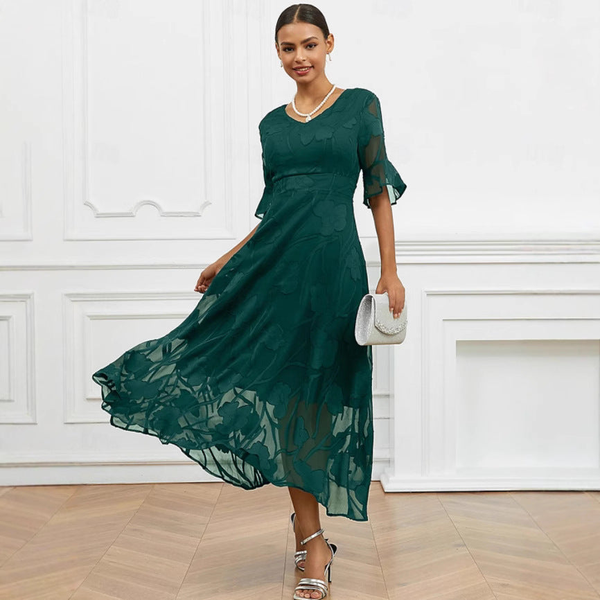 Robe midi élégante avec broderie florale chic. - 4