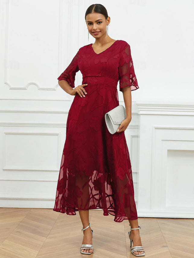 Robe midi élégante avec broderie florale chic. - 5