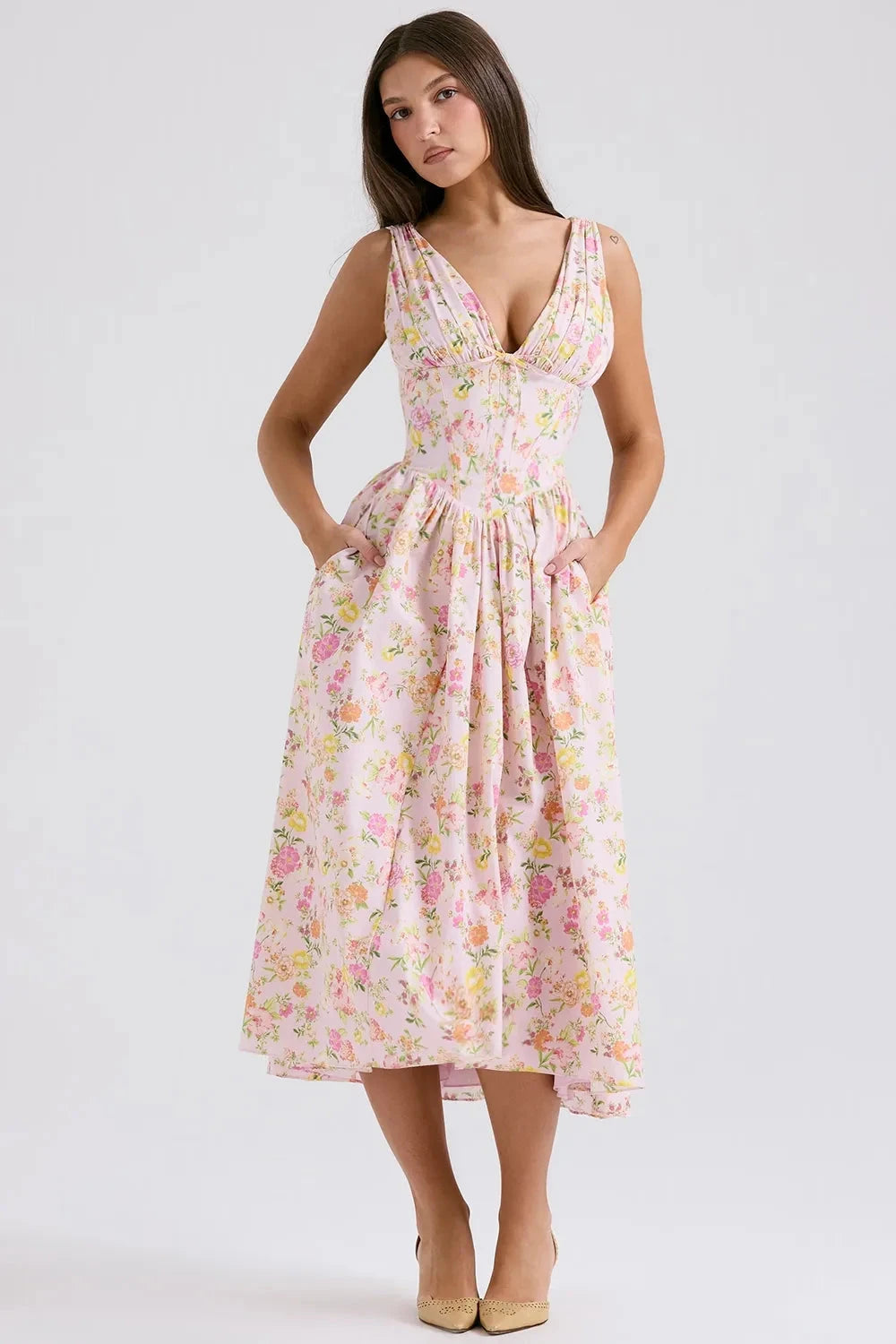 Robe midi élégante avec imprimés tropicaux audacieux. 8