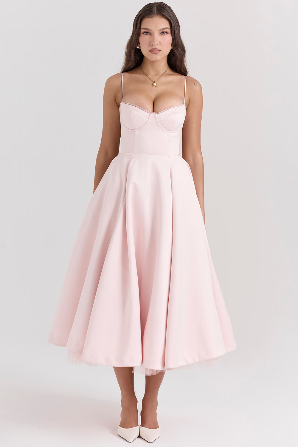 Robe midi trapèze avec corsage structuré, style chic. - 4