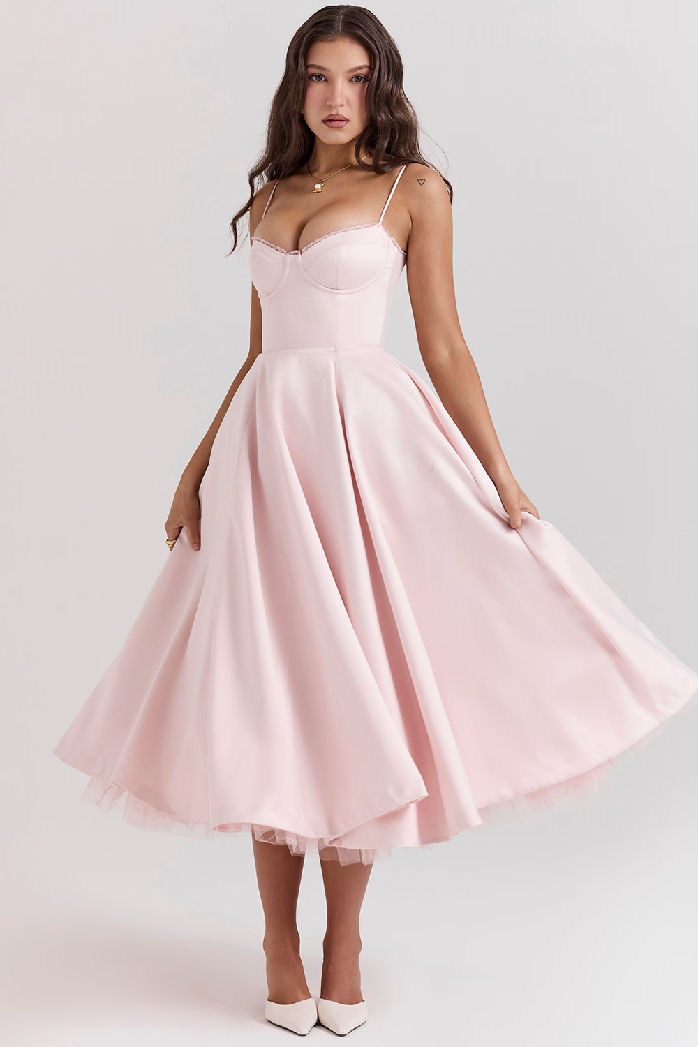 Robe midi trapèze avec corsage structuré, style chic. - 5