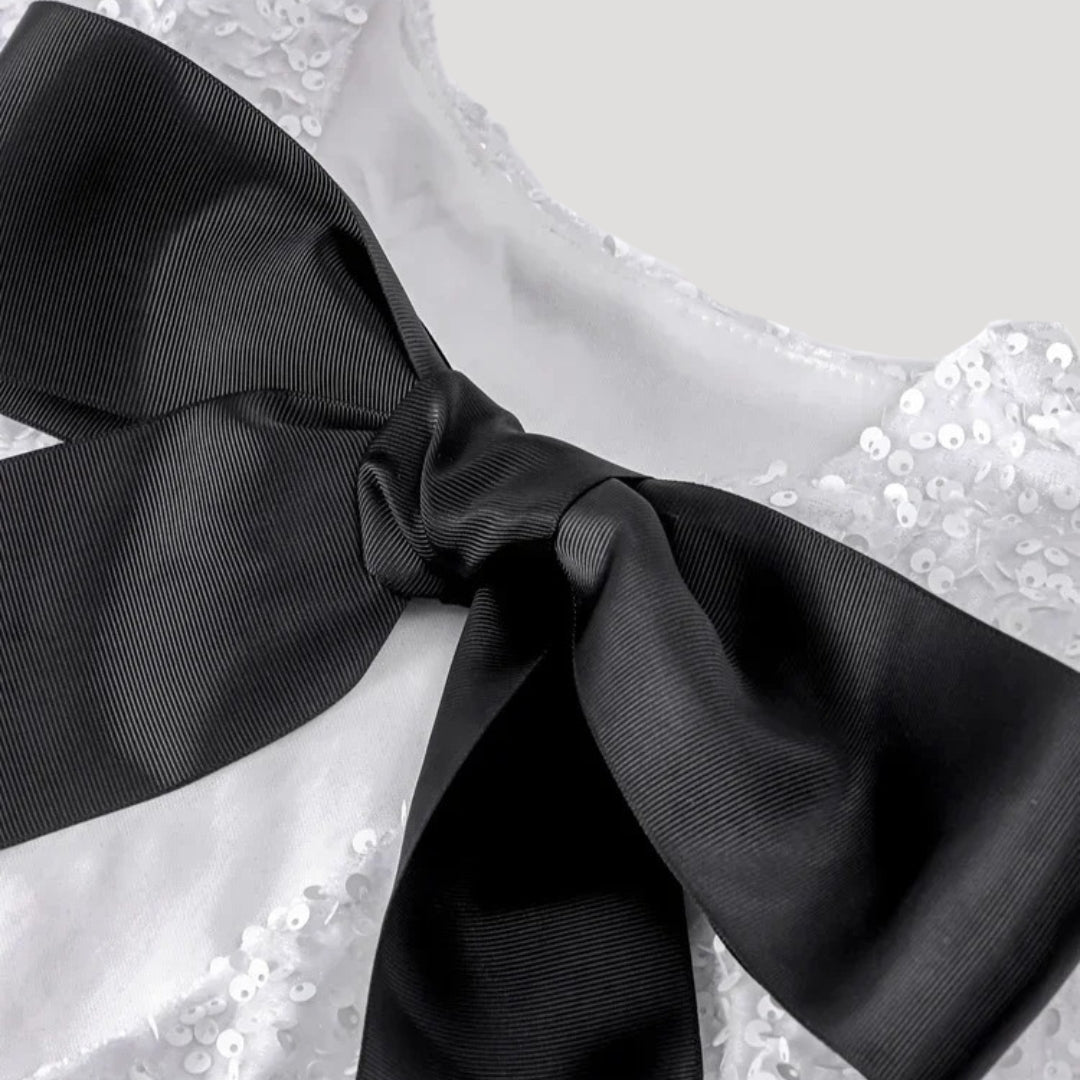 Robe portefeuille à nœud élégant, silhouette flatteuse et style sophistiqué. - 2