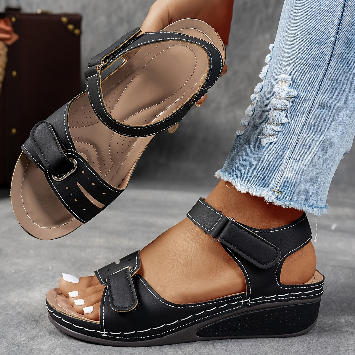 Sandales compensées avec bretelles réglables, style décontracté. - 4