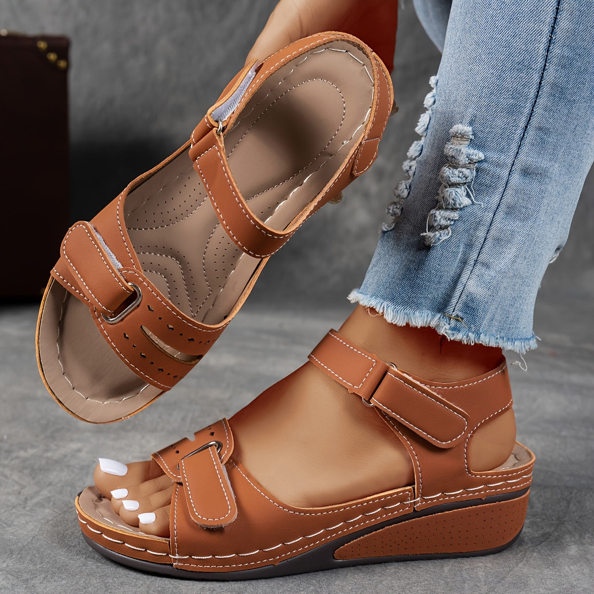 Sandales compensées avec bretelles réglables, style décontracté. - 5