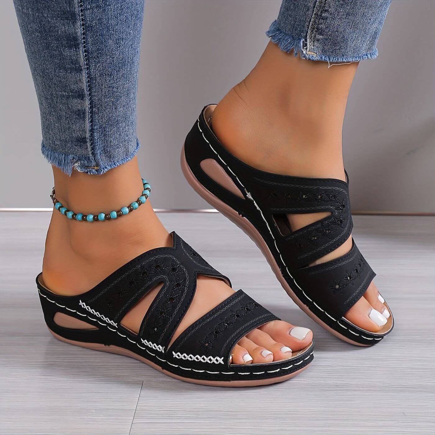 Sandales confortables pour femmes, avec une silhouette ergonomique et antidérapante, idéales pour un usage quotidien. 1