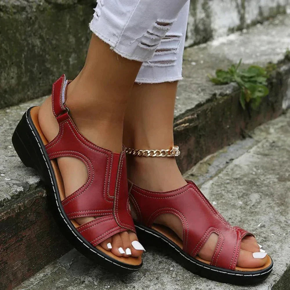 Sandales chic à talons, design moderne, parfaites pour des occasions décontractées ou habillées. 2