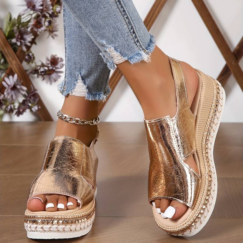 Sandales élégantes à talons, parfaites pour des occasions spéciales. 1
