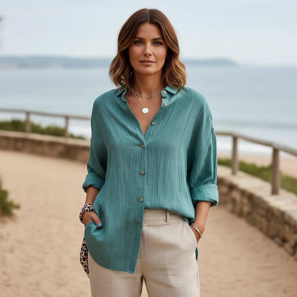 Chemisier femme chic, coupe flatteuse, détails plissés. - 6