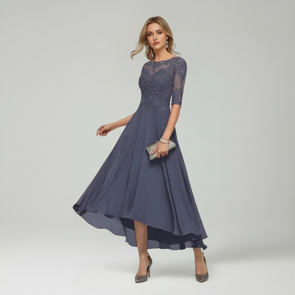Robe de soirée longue, coupe flatteuse, chic et élégante avec détails en dentelle. - 8