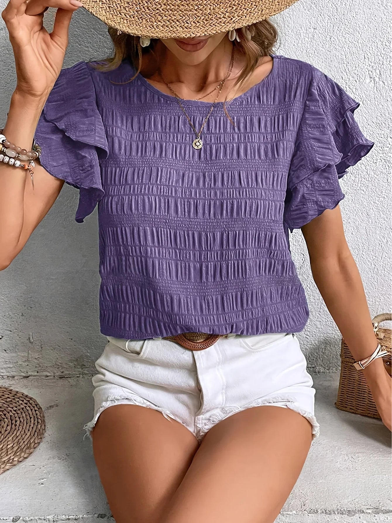 Blouse femme plissée avec manches à volants, chic et féminine. 6