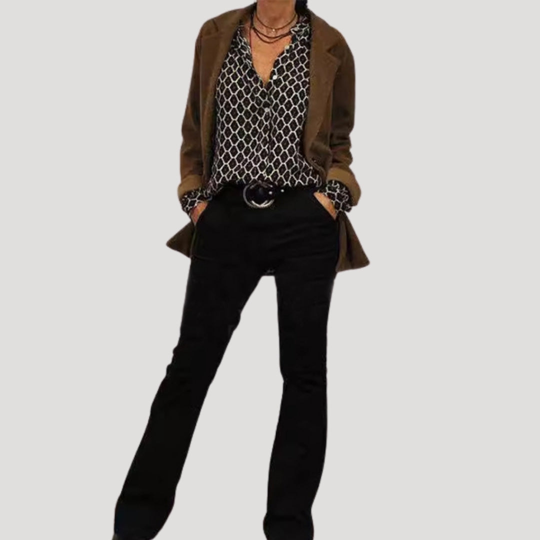 Chemisier femme chic, fluide avec col en V et motif géométrique, idéal pour des occasions décontractées. - 4