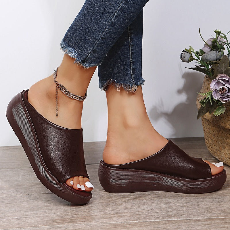 Claquettes élégantes au design minimaliste et confortable. - 2