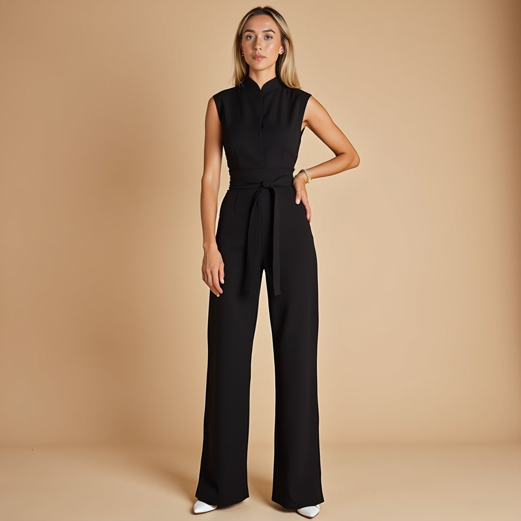 Combinaison femme chic, cintrée, sans manches, style moderne. - 8