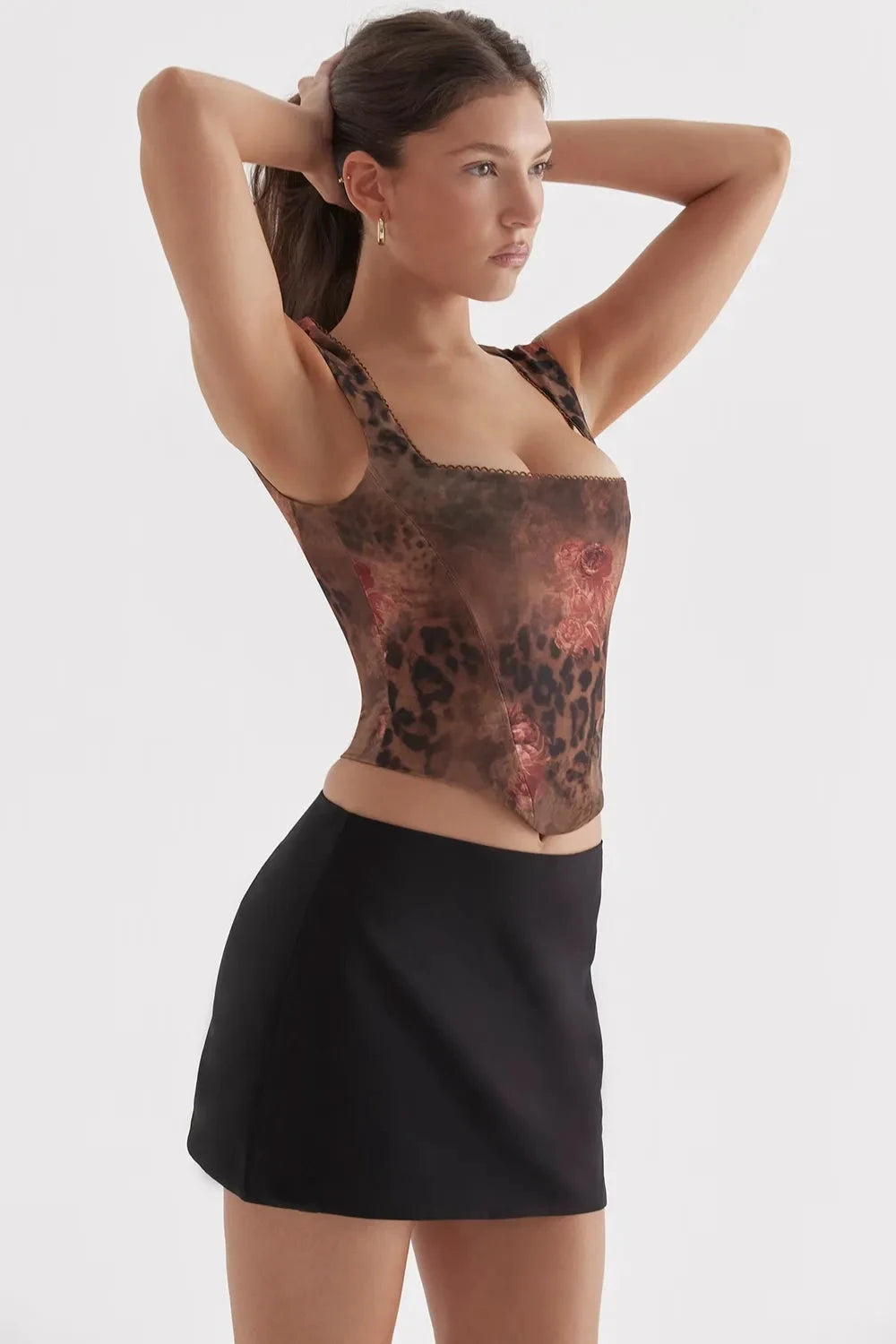 Corset femme à pois, silhouette ajustée et élégante. 6