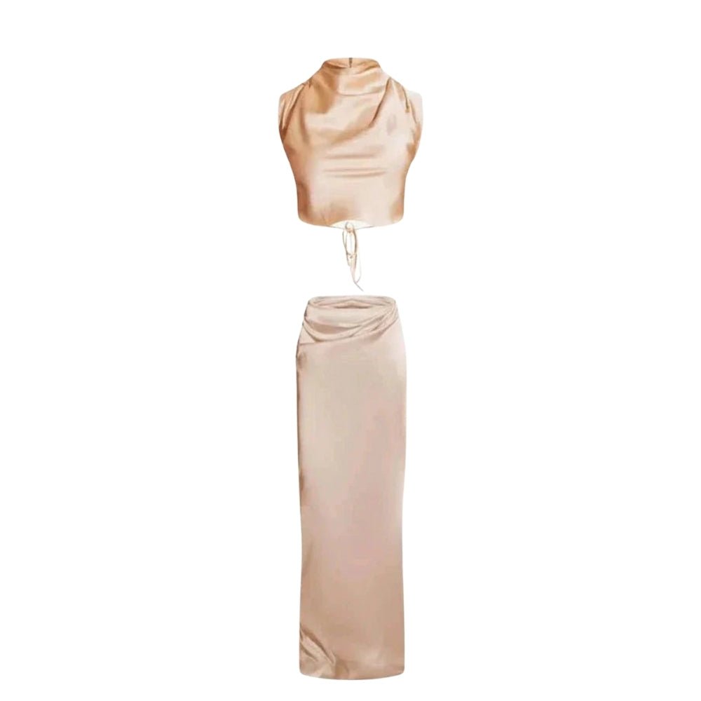 Ensemble élégant avec décolleté drapé et dos ouvert. 3