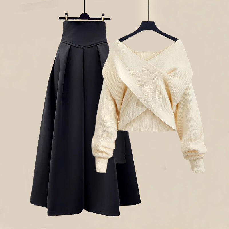 Ensemble tailleur femme, épaules dénudées, silhouette cintrée. - 5