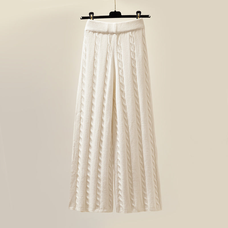 Ensemble tailleur femme, coupe ajustée moderne et chic. - 5