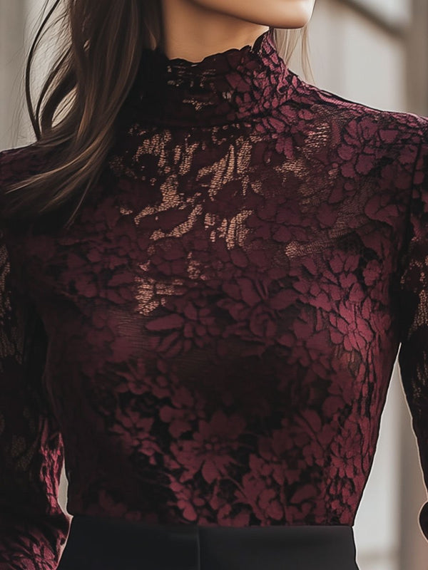 Haut ajusté pour femme, col en V, avec des détails en dentelle. - 9