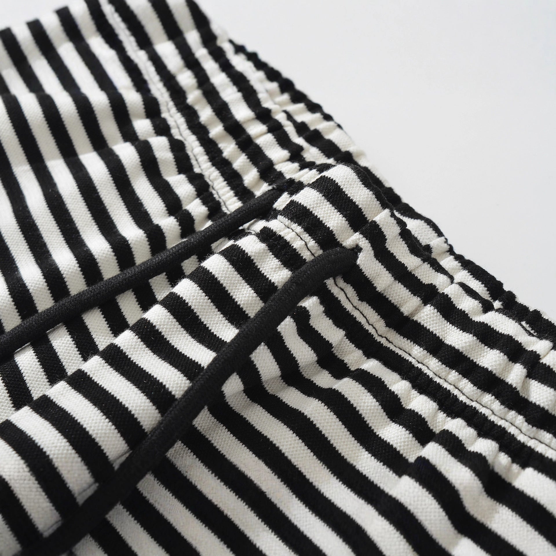 Pantalon fluide femme à taille élastique, chic et confortable. - 3