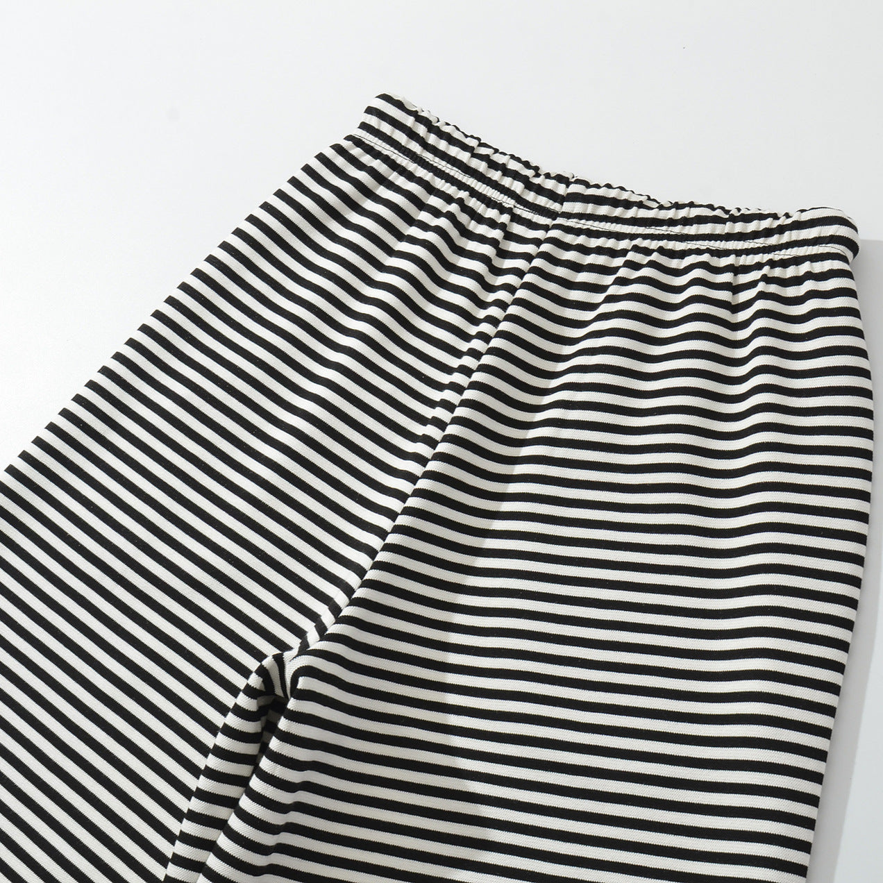 Pantalon fluide femme à taille élastique, chic et confortable. - 5