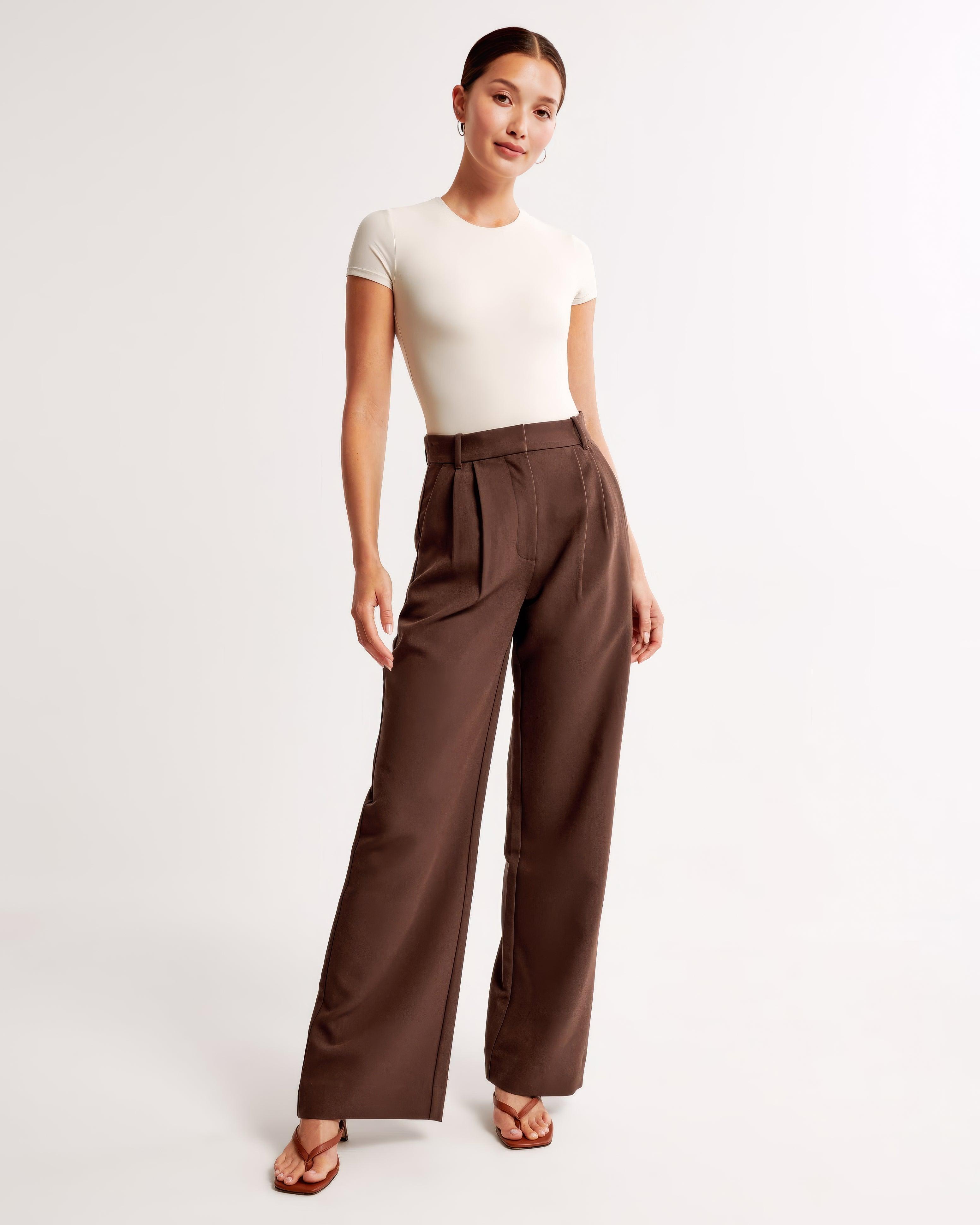 Pantalon femme plissé, coupe fuselée élégante. - 10