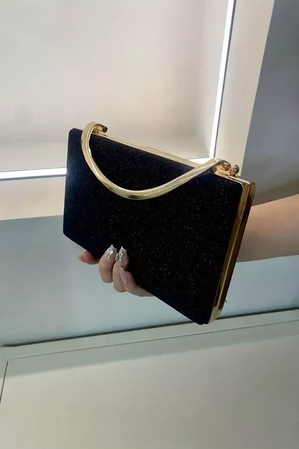 Pochette de soirée élégante au design minimaliste et moderne. - 1