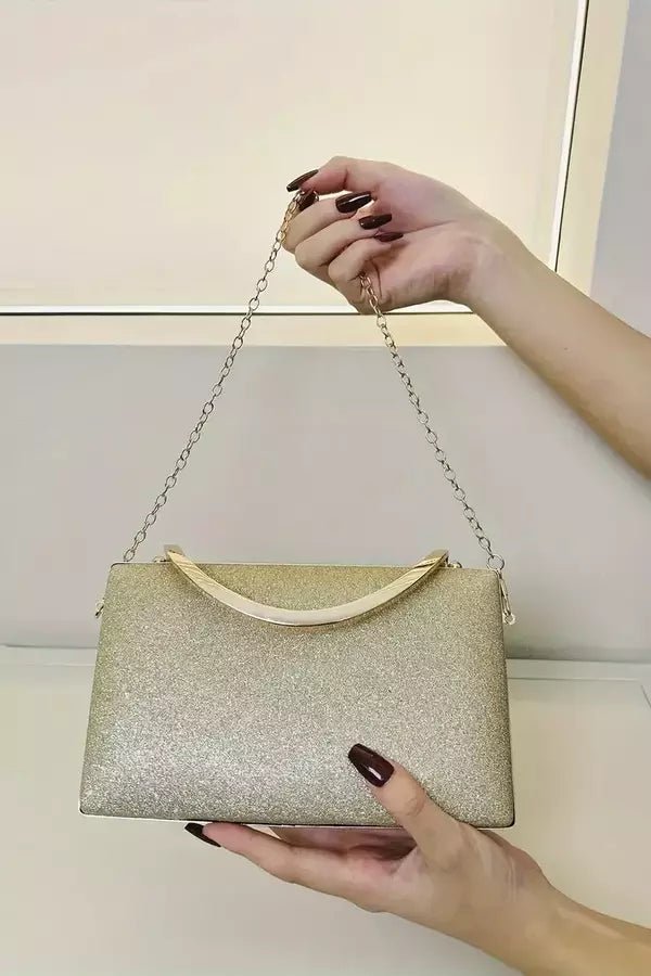 Pochette de soirée élégante au design minimaliste et moderne. - 6
