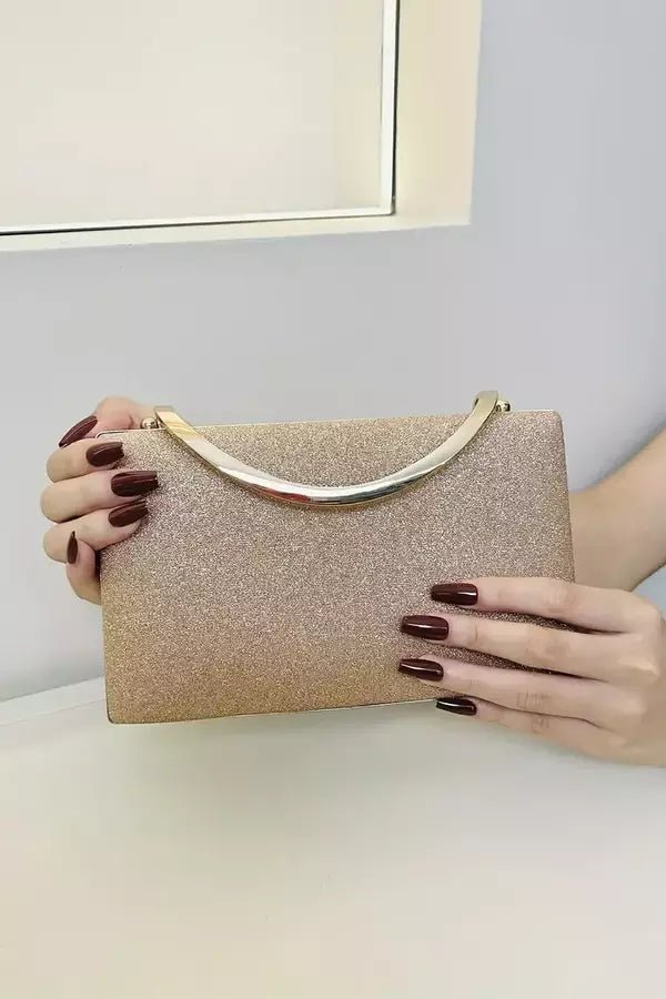 Pochette de soirée élégante au design minimaliste et moderne. - 7