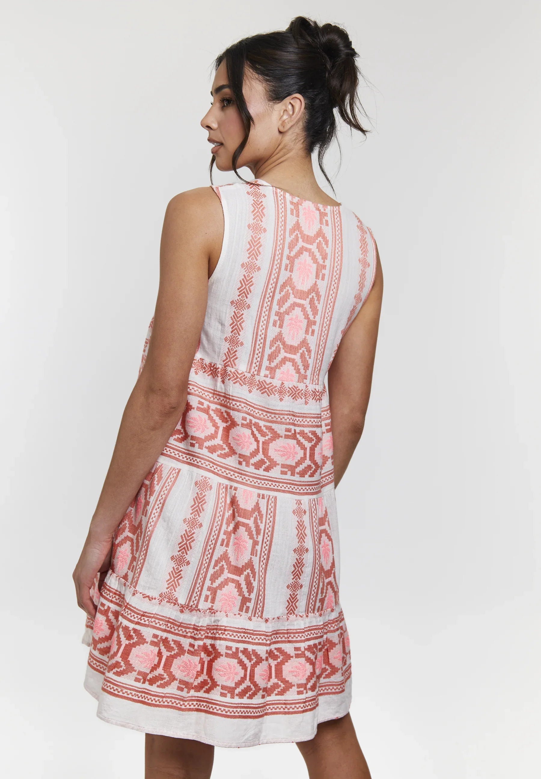 Robe élégante à manches longues avec design jacquard. - 4